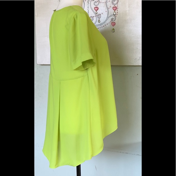 Vince Camuto high low pleat back blouse - Picture 3 of 11